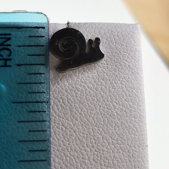 Stainless Steel Snails 🐌 Stud Earrings - Picture 4 of 4